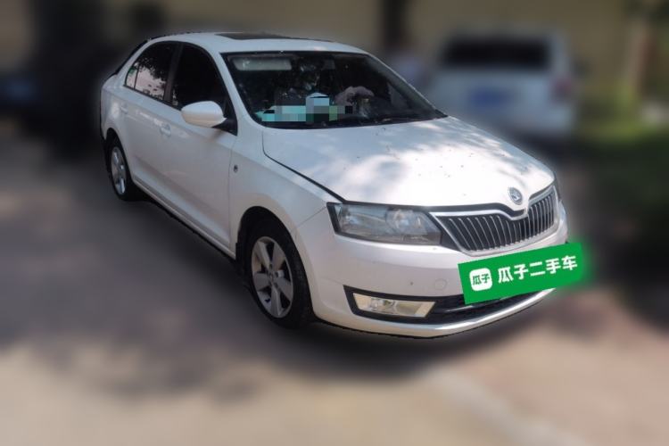Used Skoda Rapid 2013 1.4L Manual Smart Selection Trim Front Right 45 Deg