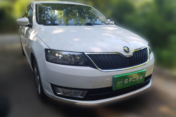 Used Skoda Rapid 2013 1.6L Manual Smart Selection Model Front Right 45 Deg