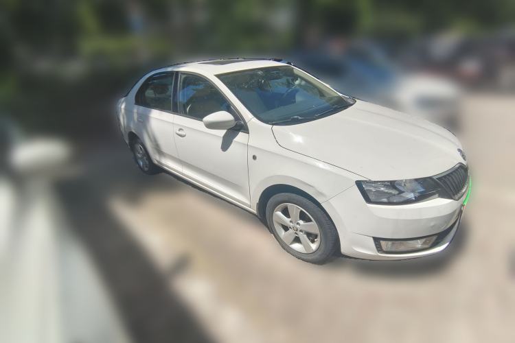 Used Skoda Rapid 2013 1.6L Manual Smart Selection Model Front Right 45 Deg