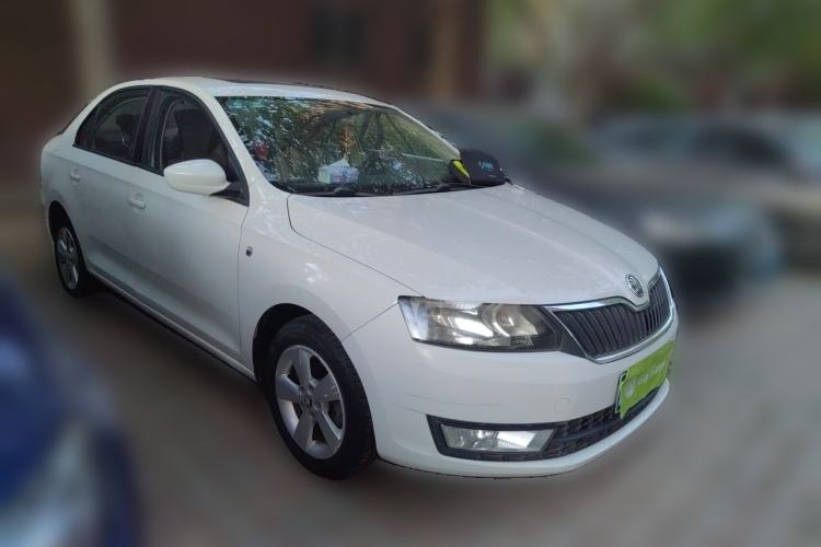 Used Skoda Rapid 2013 1.6L Automatic Smart Selection Model Front Right 45 Deg