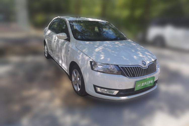 Used Skoda Rapid 2013 1.6L Automatic Smart Selection Model Front Right 45 Deg