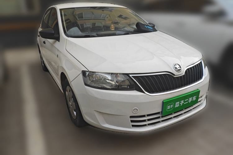 Used Skoda Rapid 2013 1.4L Manual Enjoyment Model Front Right 45 Deg