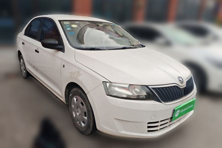 Used Skoda Rapid 2013 1.4L Manual Enjoyment Model Front Right 45 Deg