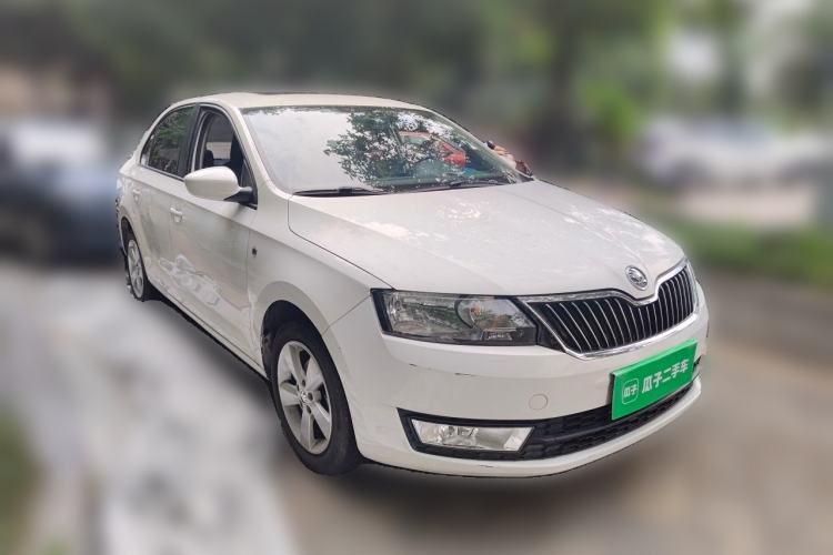 Used Skoda Rapid 2013 1.6L Automatic Smart Selection Model Front Right 45 Deg