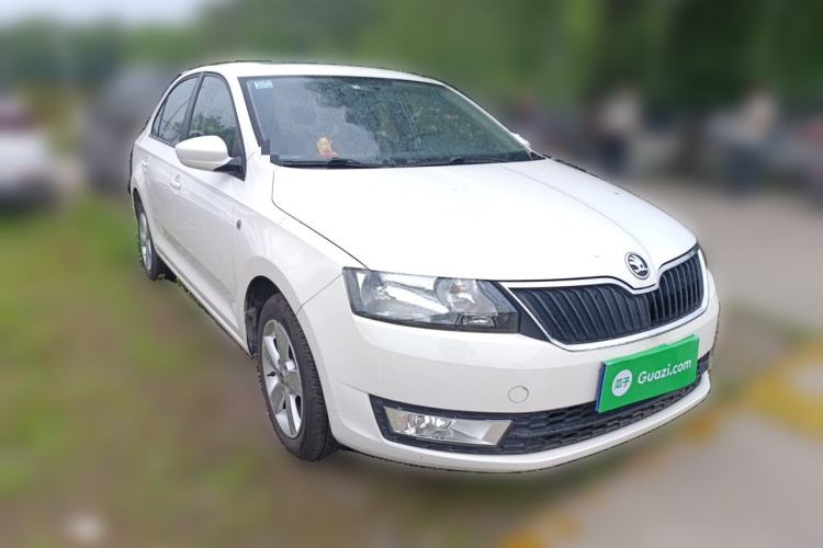 Used Skoda Rapid 2013 1.6L Automatic Smart Selection Model Front Right 45 Deg