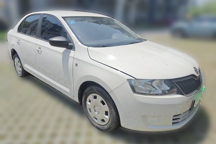 Used Skoda Rapid 2013 1.6L Manual Enjoyment Model Front Right 45 Deg