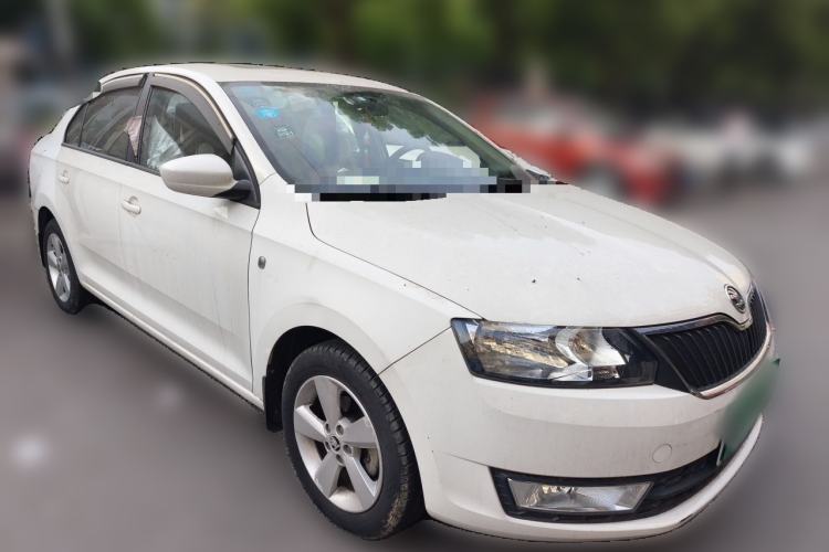Used Skoda Rapid 2013 1.6L Automatic Smart Selection Model Front Right 45 Deg