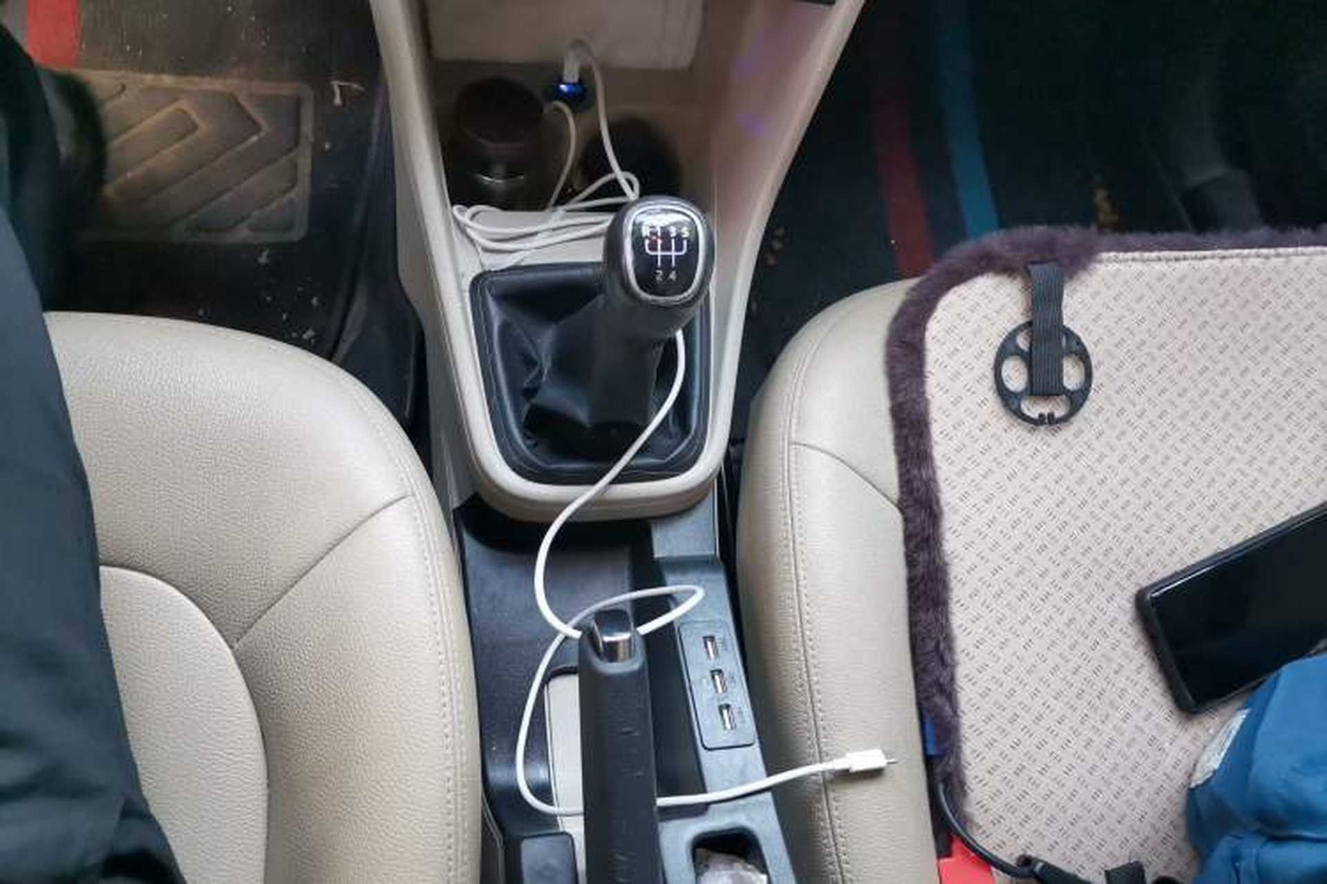 Used Skoda Rapid 2013 1.6L Manual Smart Selection Model Gear Lever