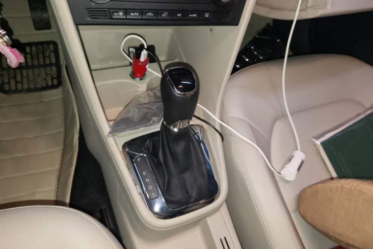 Used Skoda Rapid 2013 1.6L Automatic Preferred Model Gear Lever