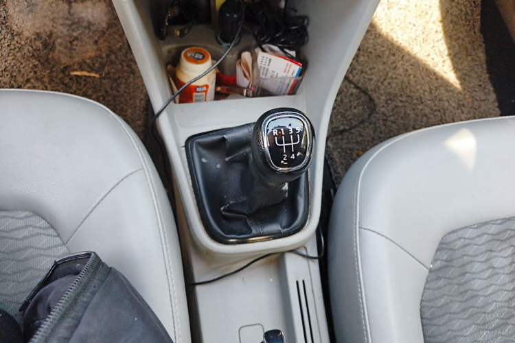 Used Skoda Rapid 2013 1.6L Manual Smart Selection Model Gear Lever