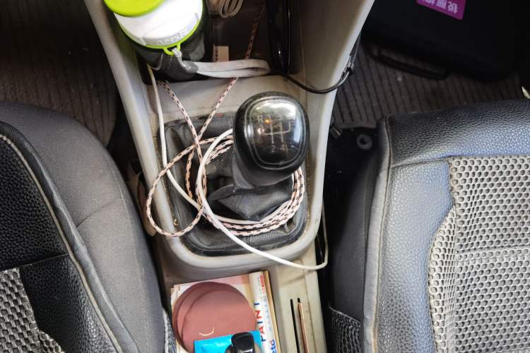 Used Skoda Rapid 2013 1.6L Manual Enjoyment Model Gear Lever