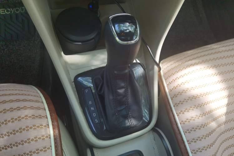 Used Skoda Rapid 2013 1.6L Automatic Smart Selection Model Gear Lever