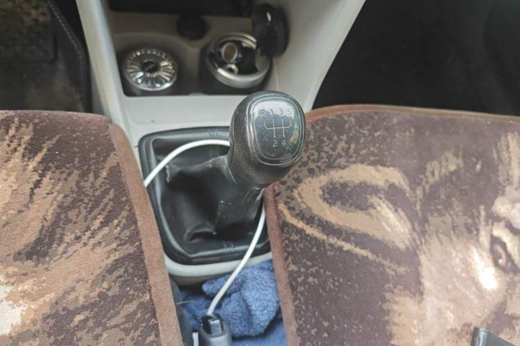 Used Skoda Rapid 2013 1.4L Manual Enjoyment Model Gear Lever