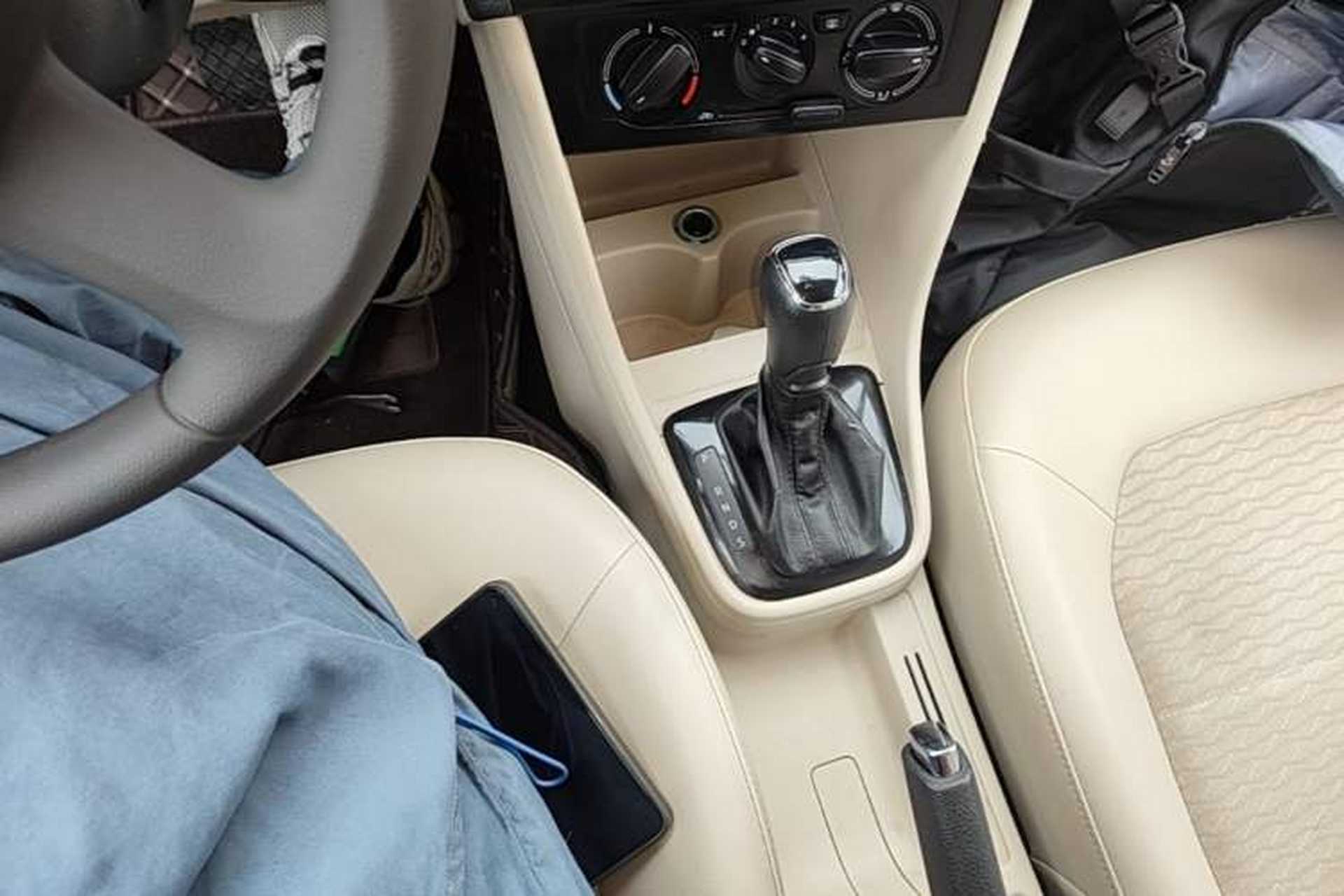 Used Skoda Rapid 2013 1.6L Automatic Smart Selection Model Gear Lever