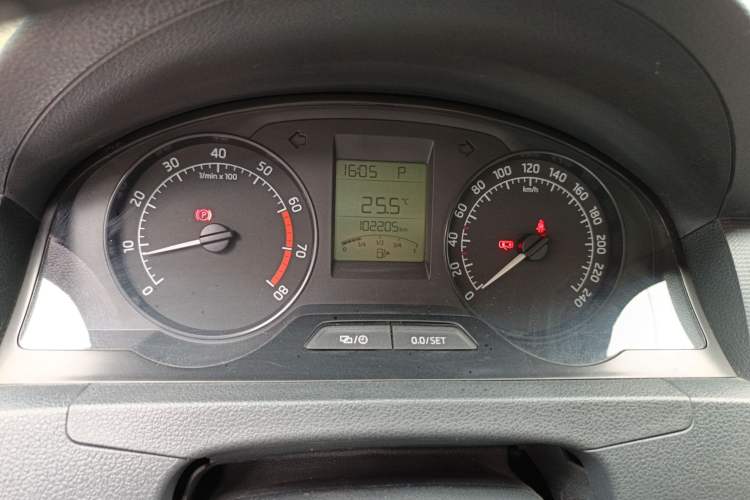 Used Skoda Rapid 2013 1.6L Automatic Smart Selection Model Instrument Cluster