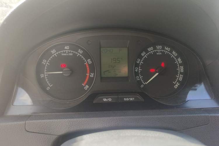 Used Skoda Rapid 2013 1.6L Automatic Smart Selection Model Instrument Cluster