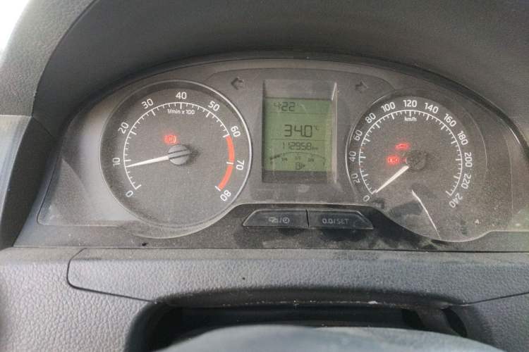 Used Skoda Rapid 2013 1.6L Manual Smart Selection Model Instrument Cluster