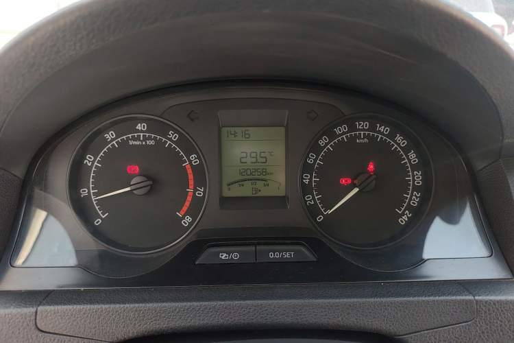 Used Skoda Rapid 2013 1.6L Manual Enjoyment Model Instrument Cluster
