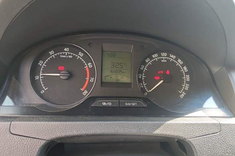 Used Skoda Rapid 2013 1.6L Manual Smart Selection Model Instrument Cluster