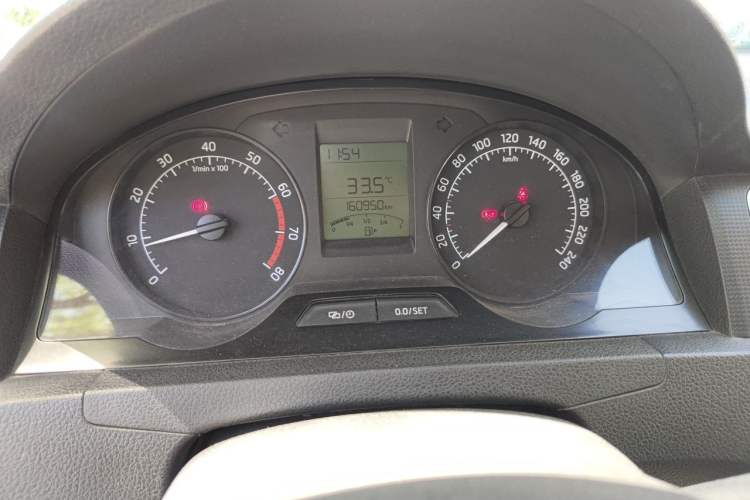Used Skoda Rapid 2013 1.6L Manual Smart Selection Model Instrument Cluster