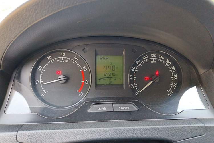 Used Skoda Rapid 2013 1.6L Manual Smart Selection Model Instrument Cluster