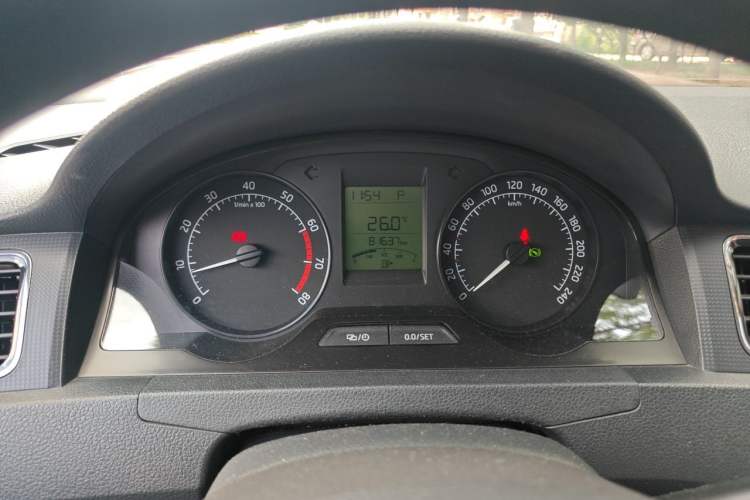 Used Skoda Rapid 2013 1.6L Automatic Smart Selection Model Instrument Cluster