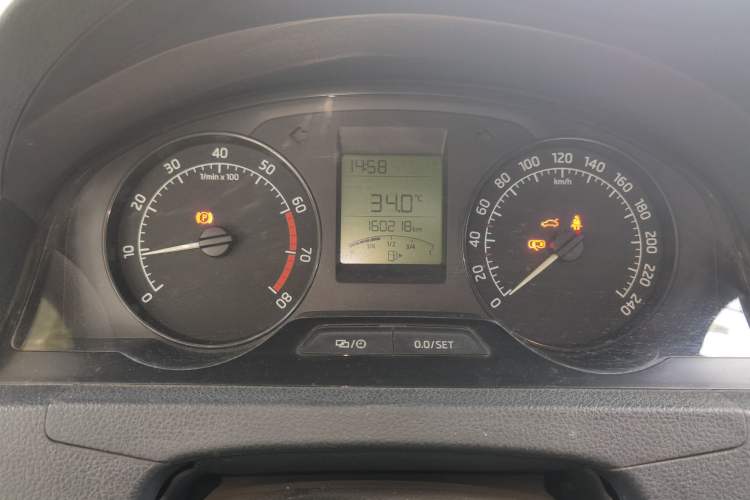 Used Skoda Rapid 2013 1.6L Manual Enjoyment Model Instrument Cluster