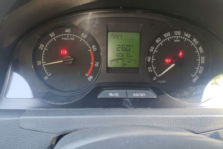 Used Skoda Rapid 2013 1.6L Manual Smart Selection Model Instrument Cluster