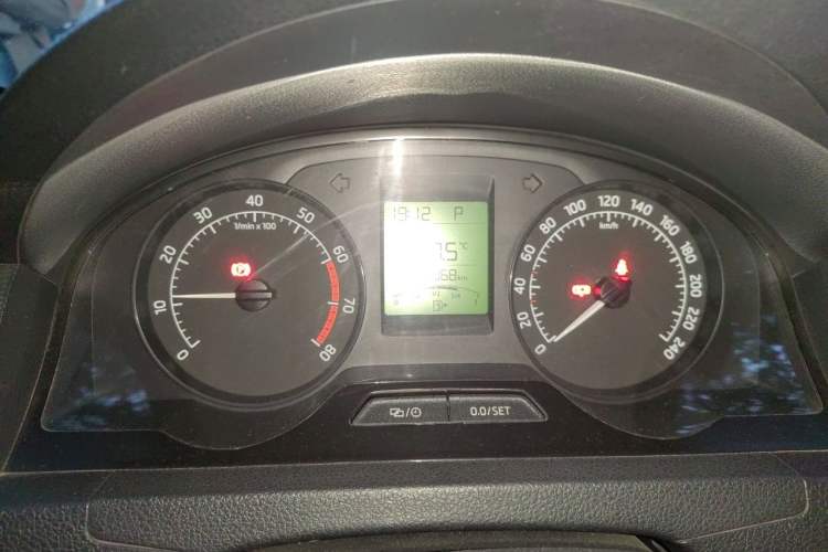 Used Skoda Rapid 2013 1.6L Automatic Smart Selection Model Instrument Cluster