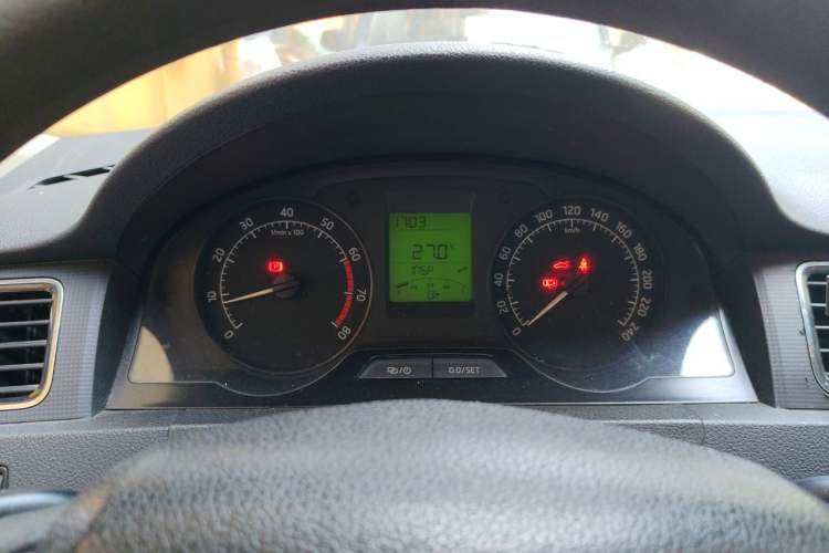 Used Skoda Rapid 2013 1.6L Manual Smart Selection Model Instrument Cluster