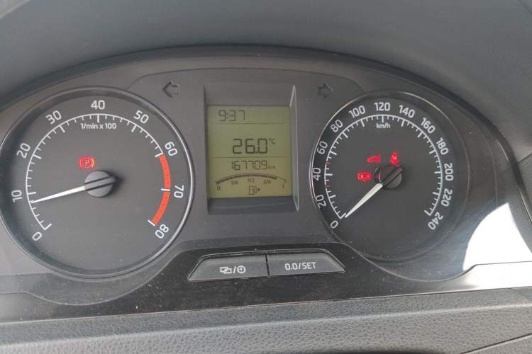 Used Skoda Rapid 2013 1.4L Manual Smart Selection Trim Instrument Cluster