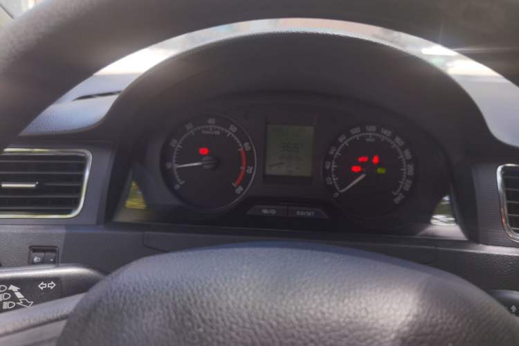 Used Skoda Rapid 2013 1.6L Automatic Smart Selection Model Instrument Cluster