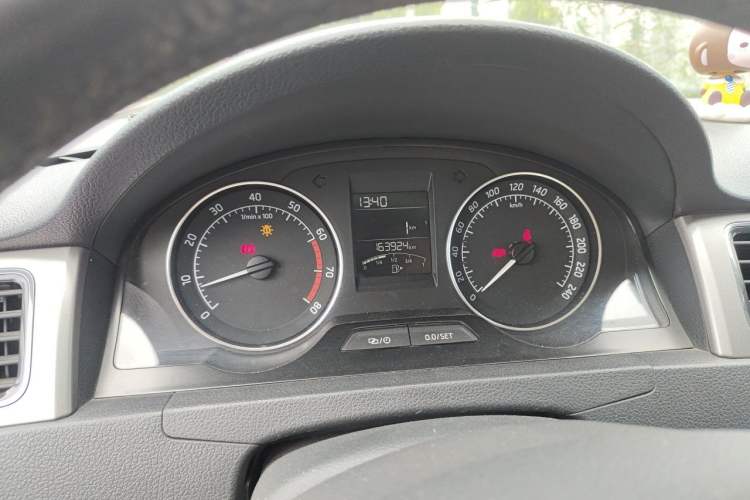 Used Skoda Rapid 2013 1.6L Manual Preferred Version Instrument Cluster