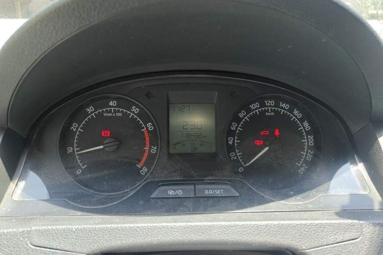 Used Skoda Rapid 2013 1.6L Manual Enjoyment Model Instrument Cluster