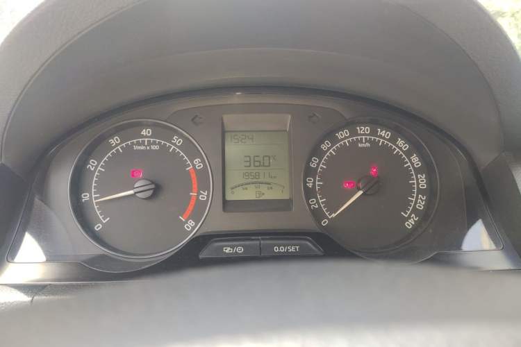Used Skoda Rapid 2013 1.6L Manual Enjoyment Model Instrument Cluster