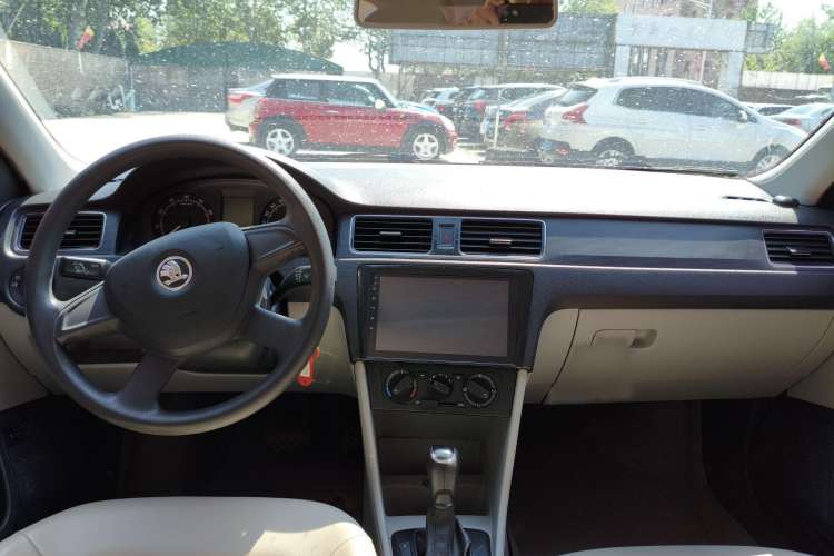 Used Skoda Rapid 2013 1.6L Automatic Smart Selection Model Interior 1
