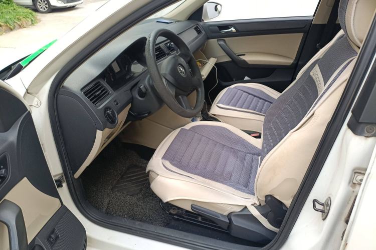 Used Skoda Rapid 2013 1.6L Automatic Smart Selection Model Interior 3