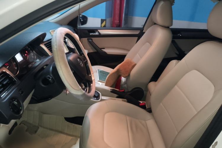Used Skoda Rapid 2013 1.6L Automatic Preferred Model Left Front Seat