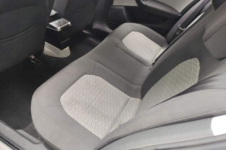 Used Skoda Rapid 2013 1.6L Automatic Smart Selection Model Left Rear Seat