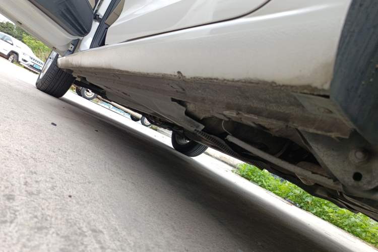 Used Skoda Rapid 2013 1.6L Automatic Smart Selection Model Left Side Sill