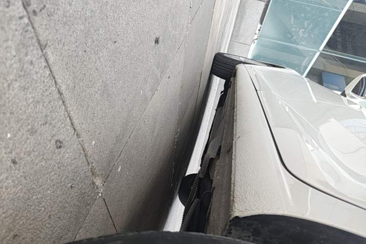 Used Skoda Rapid 2013 1.6L Automatic Smart Selection Model Left Side Sill