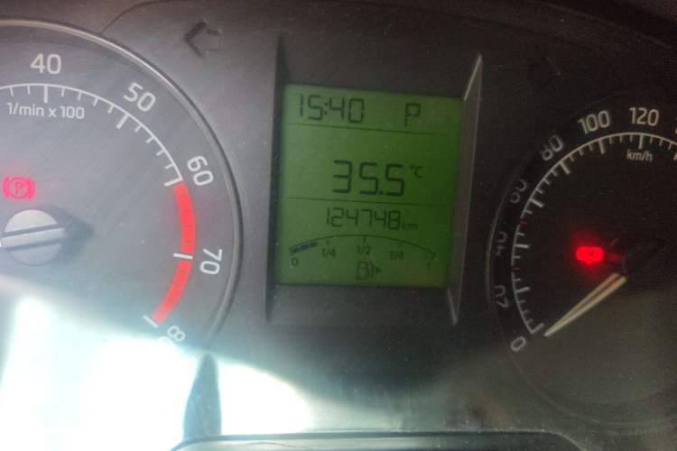 Used Skoda Rapid 2013 1.6L Automatic Smart Selection Model Odometer Close Up