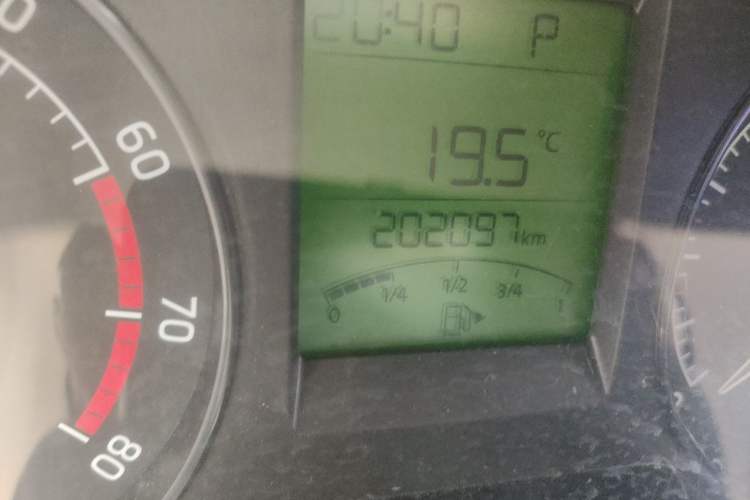 Used Skoda Rapid 2013 1.6L Automatic Smart Selection Model Odometer Close Up