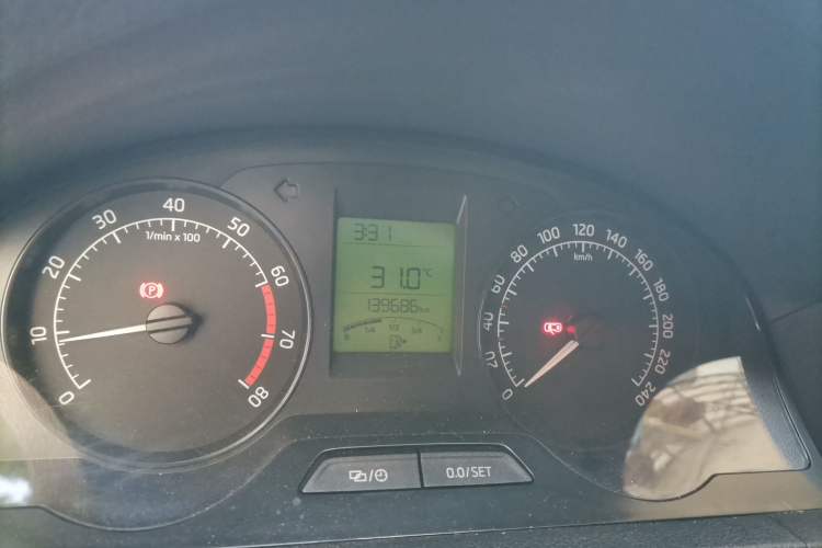 Used Skoda Rapid 2013 1.6L Manual Smart Selection Model Odometer Close Up