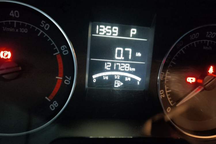 Used Skoda Rapid 2013 1.6L Automatic Preferred Model Odometer Close Up