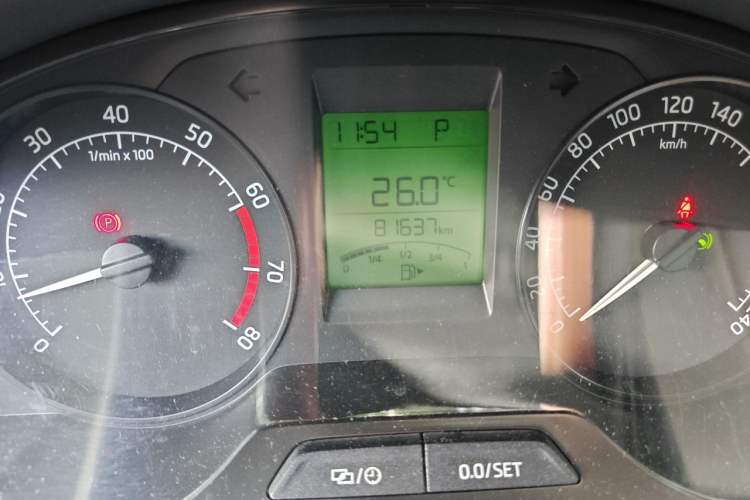 Used Skoda Rapid 2013 1.6L Automatic Smart Selection Model Odometer Close Up