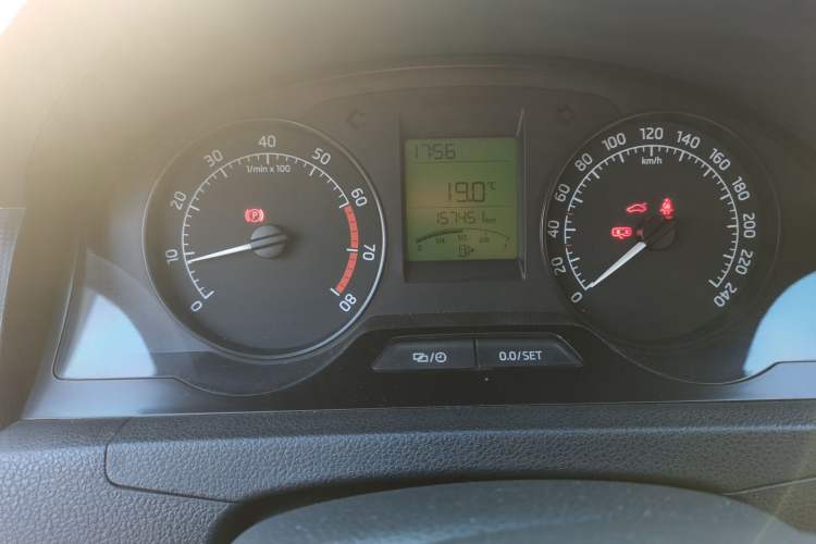 Used Skoda Rapid 2013 1.6L Manual Smart Selection Model Odometer Close Up