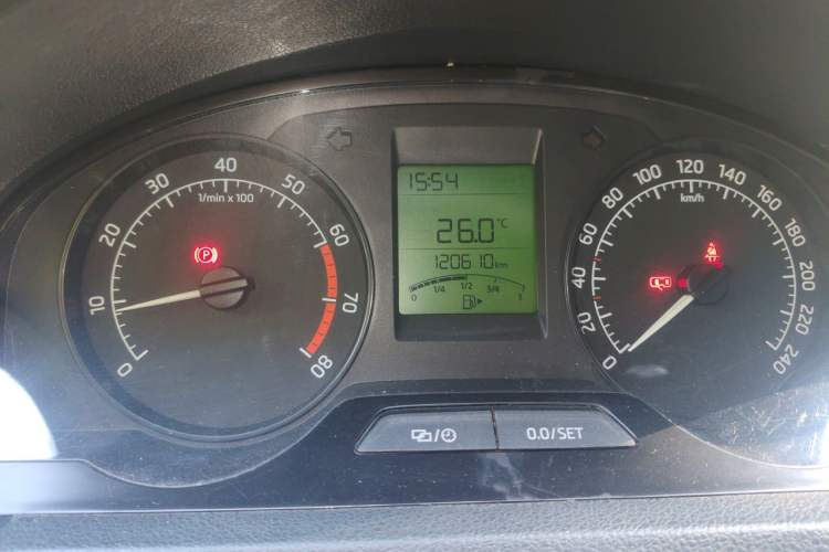 Used Skoda Rapid 2013 1.6L Manual Smart Selection Model Odometer Close Up