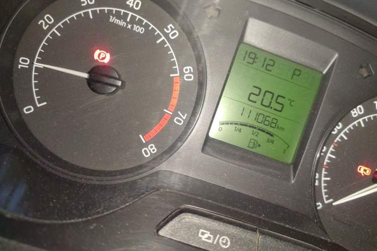 Used Skoda Rapid 2013 1.6L Automatic Smart Selection Model Odometer Close Up