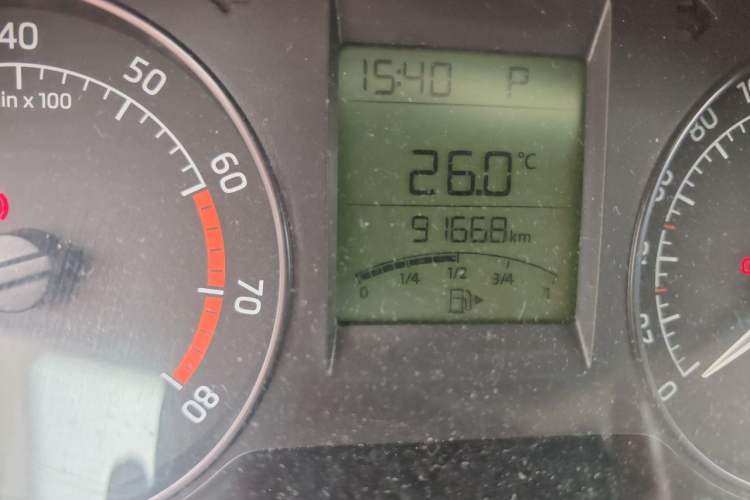 Used Skoda Rapid 2013 1.6L Automatic Smart Selection Model Odometer Close Up